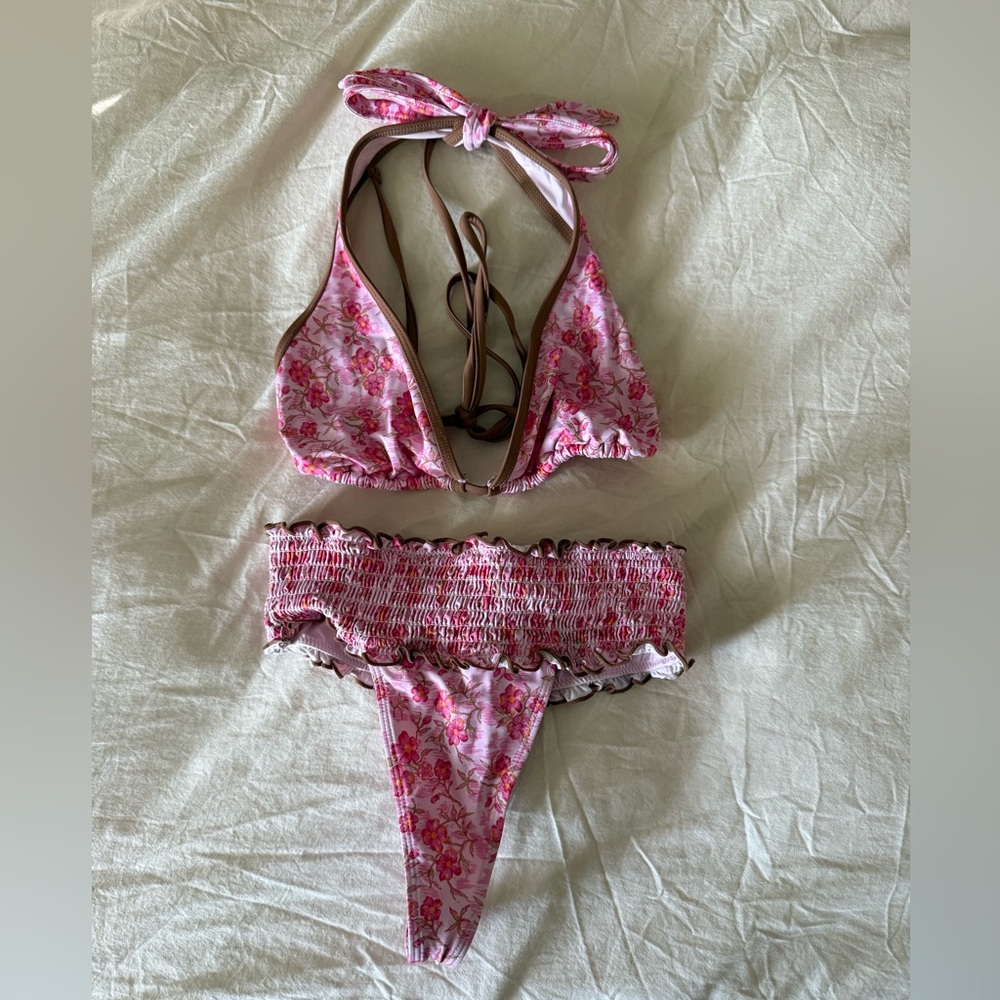 Frankie’s bikini set!